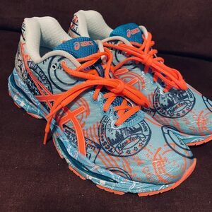 Mint Condition Asics Nimbus 18 NYC marathon limited edition Womens 9 US 40.5 EUR